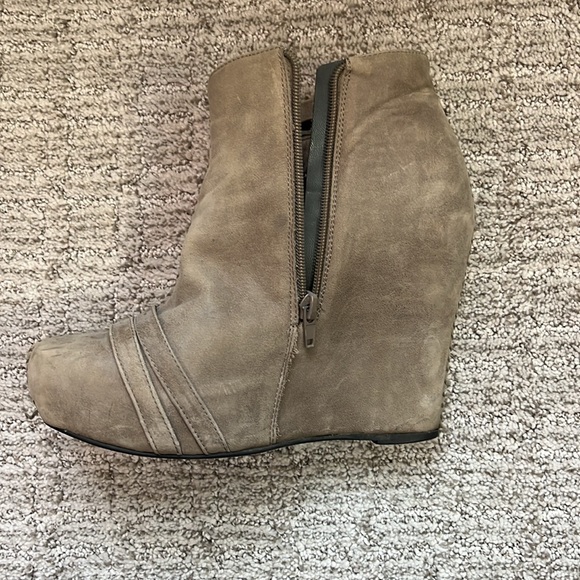 Gray booties - Picture 4 of 8